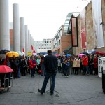 Rund 400 Teilnehmer haben am Samstag (29.06.2013) trotz Regenschauer ...